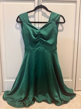 Emerald Green Fit & Flare Dress（La La Land / Emma Stone Inspired）